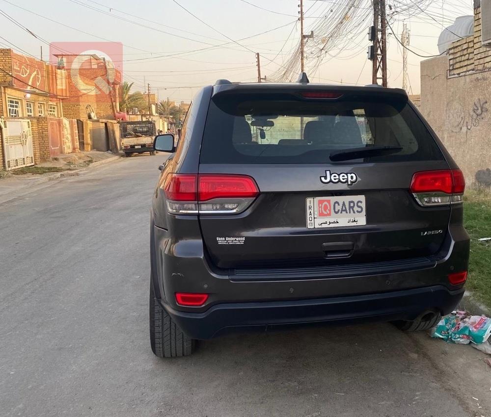 جیپ گراند شیرۆکی